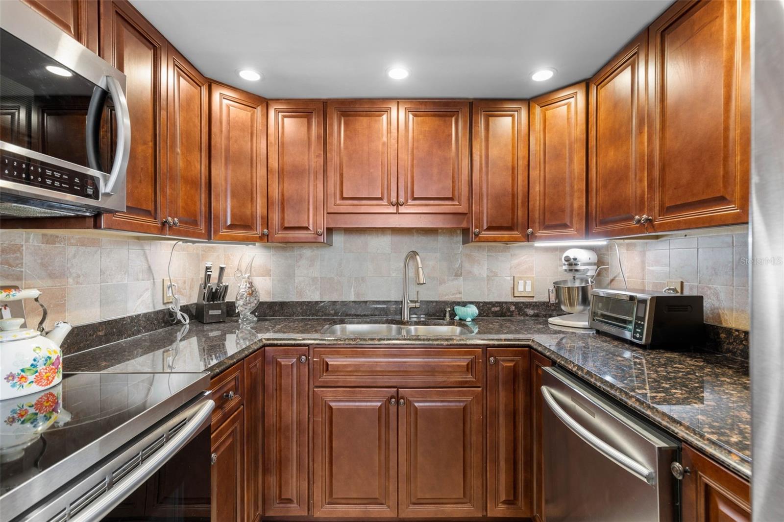 NAUTILUS CONDO - Residential