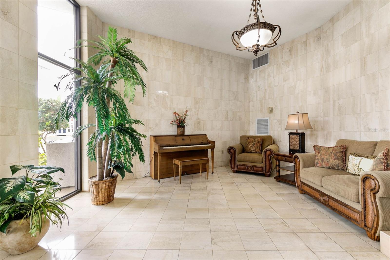 NAUTILUS CONDO - Residential