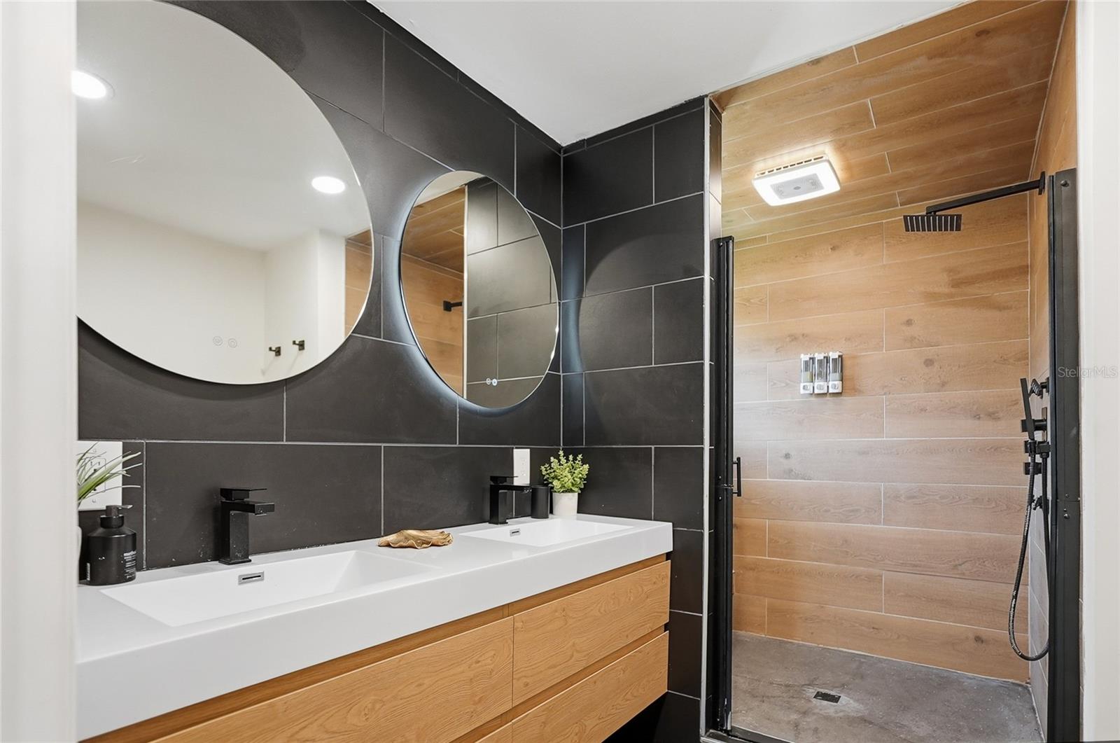 COUNTRY PLACE UNIT 5 - Residential