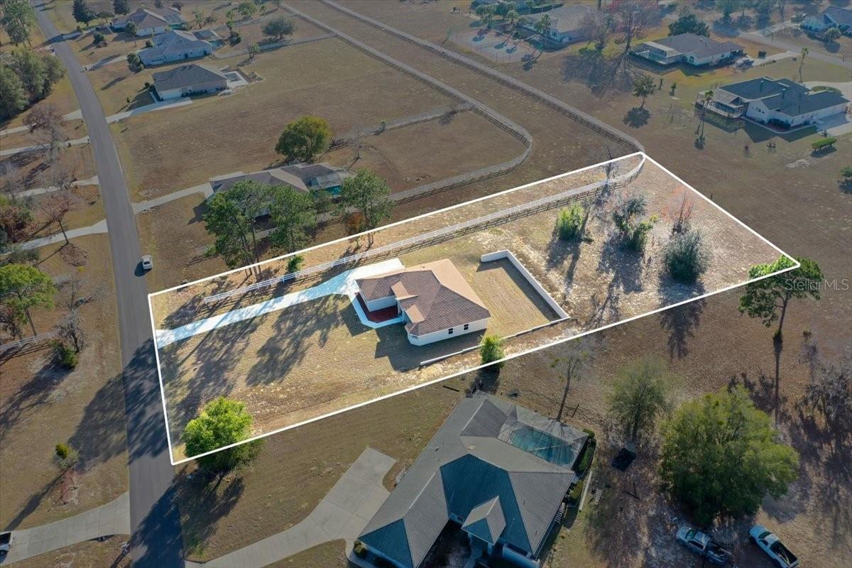 1464 N HAMBLETONIAN DRIVE