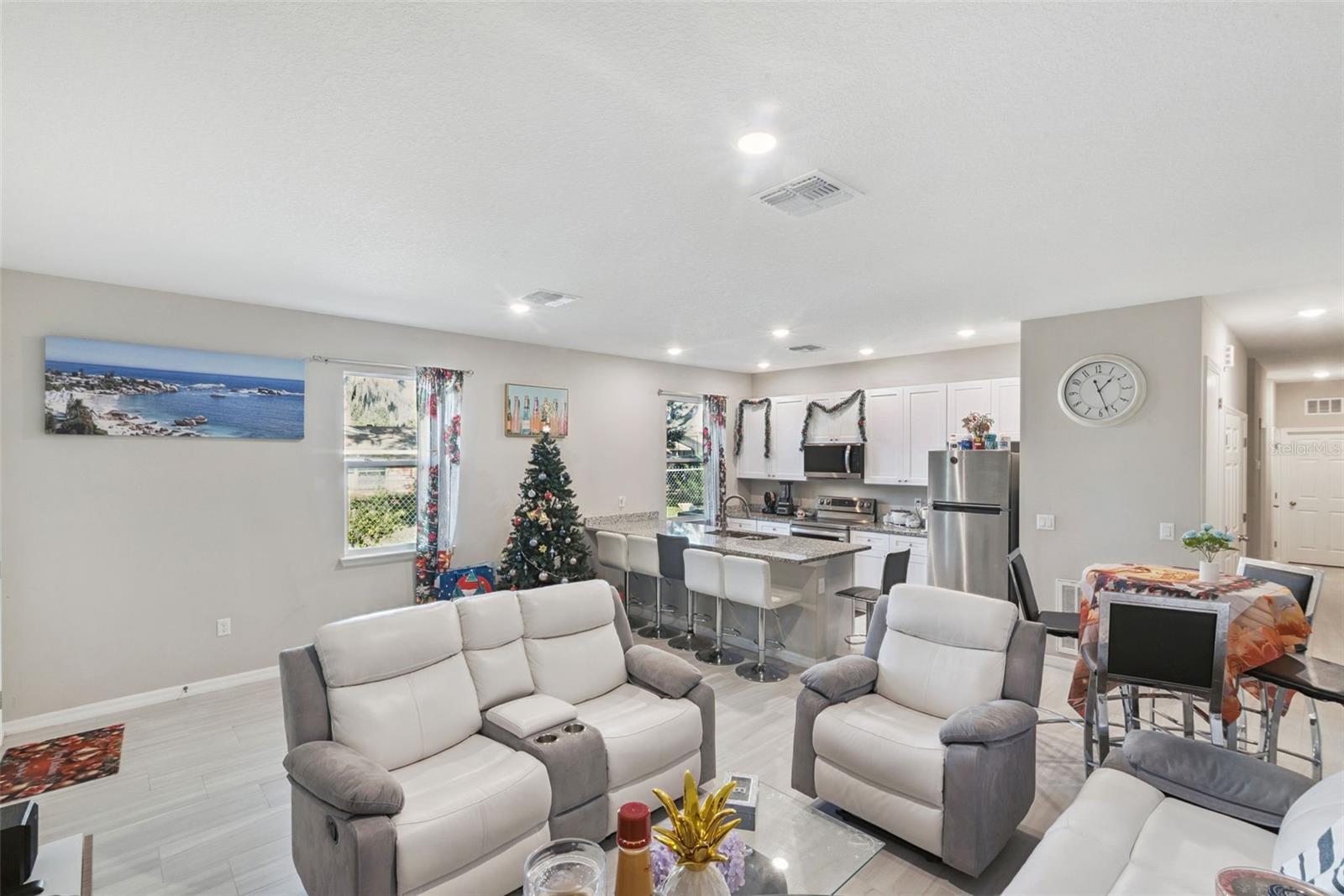 1021/1023 TITCOMB STREET