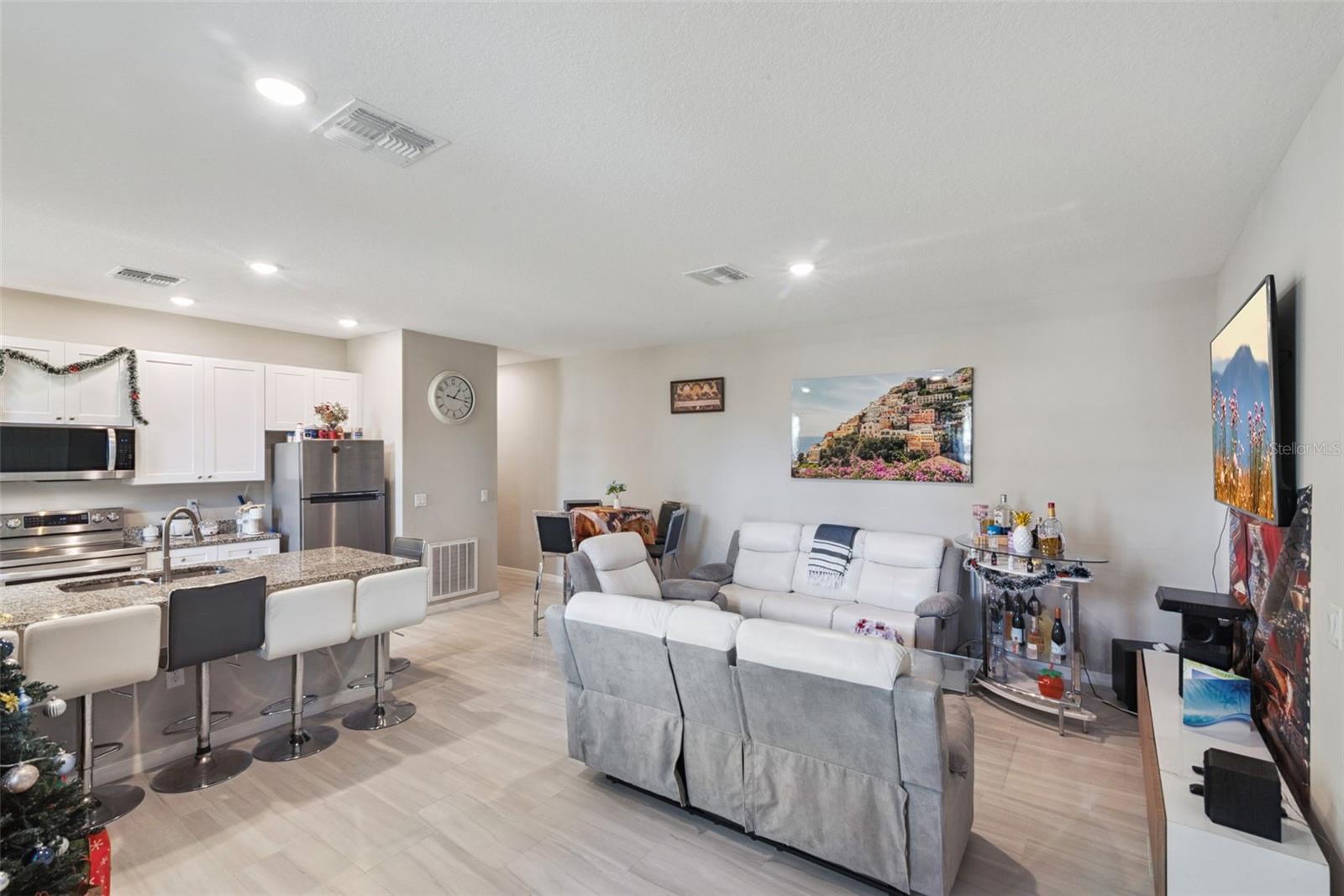 1021/1023 TITCOMB STREET