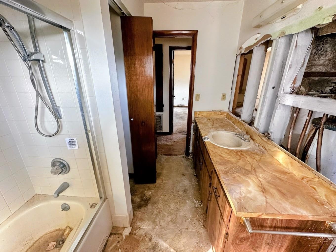 PINE RUN ESTATE - Residential