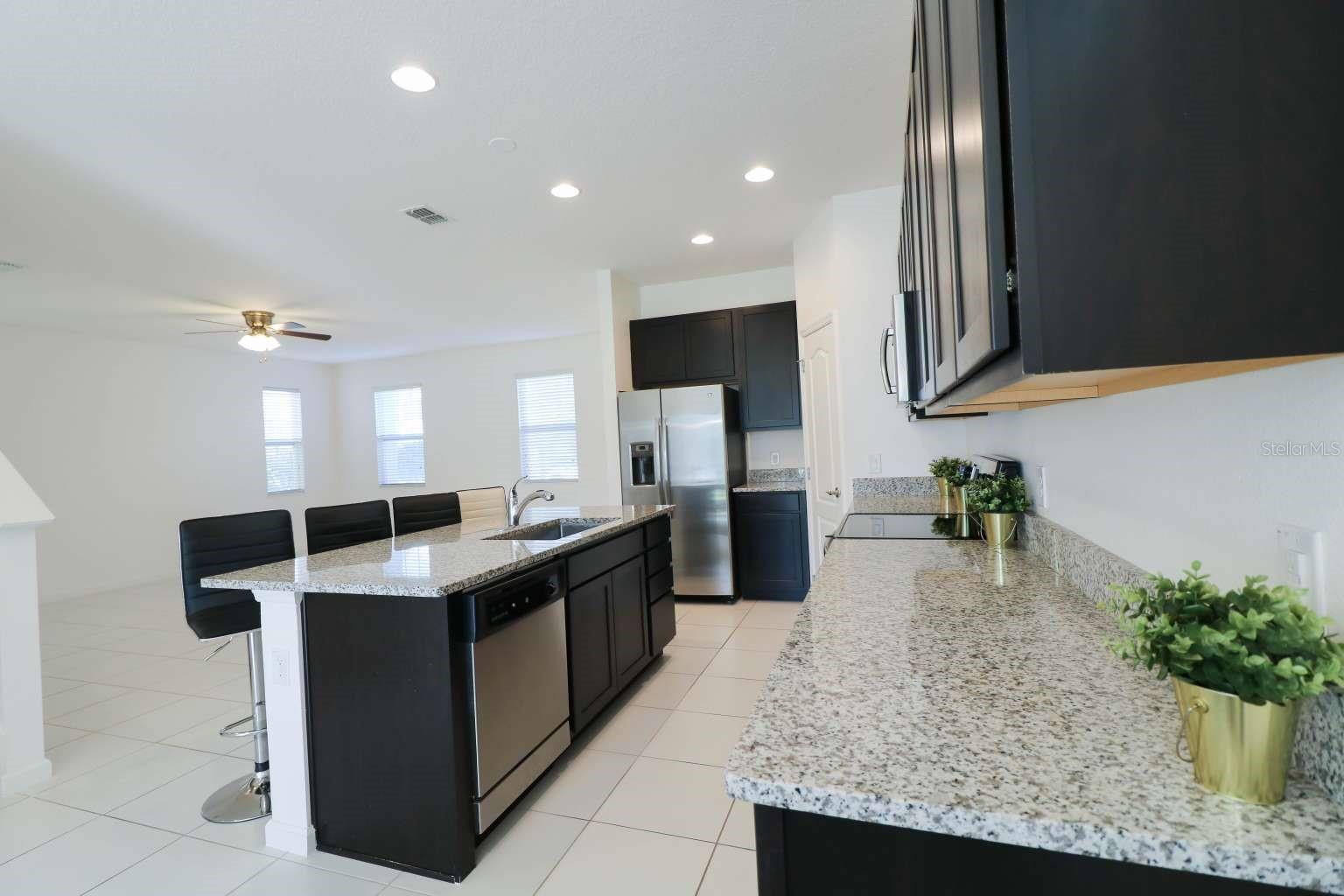 SUMMERLAKE GRVS - Residential
