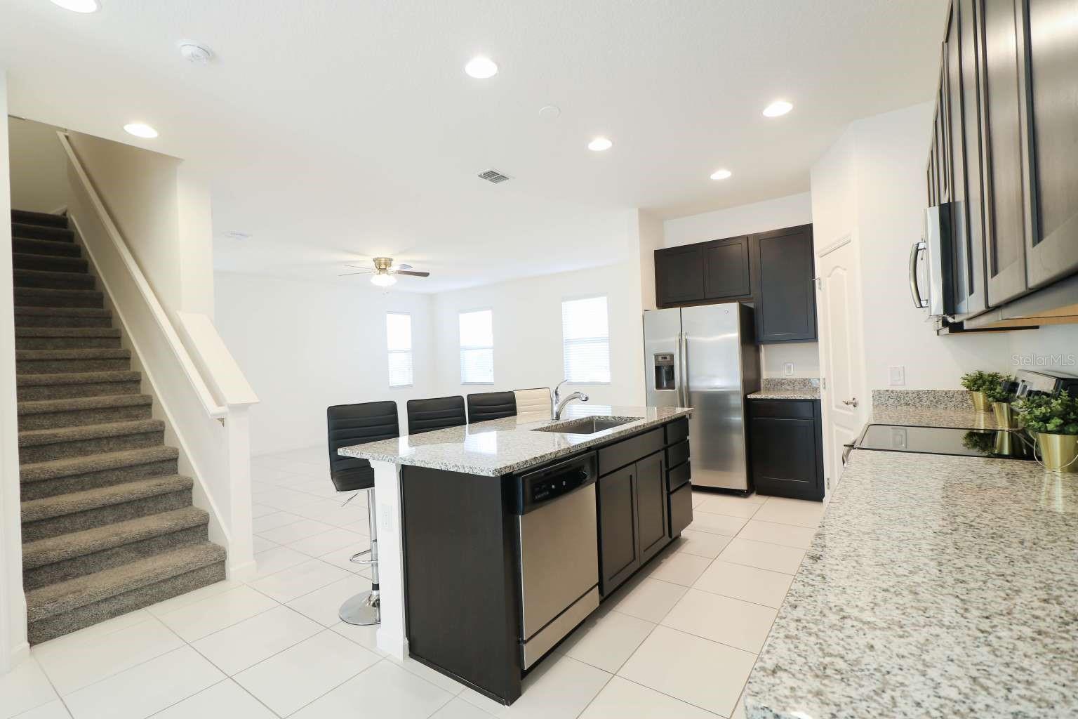 SUMMERLAKE GRVS - Residential
