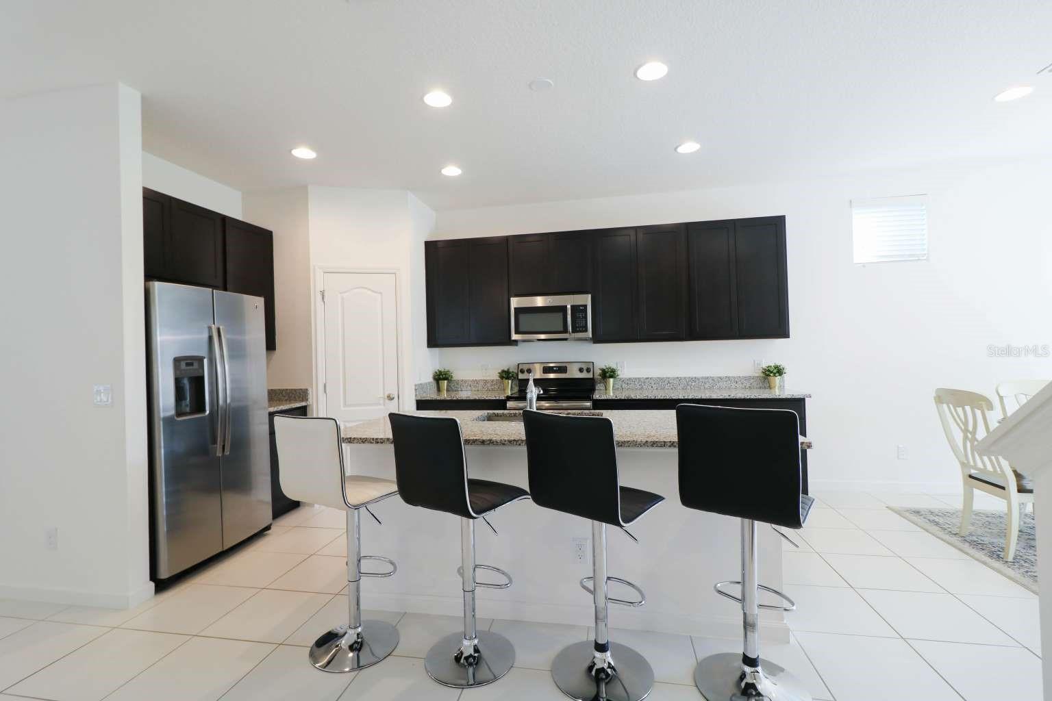 SUMMERLAKE GRVS - Residential