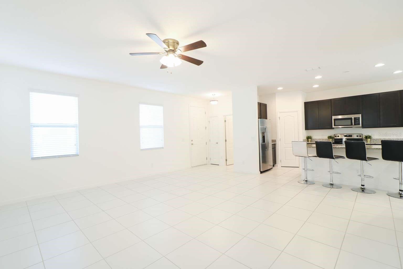 SUMMERLAKE GRVS - Residential