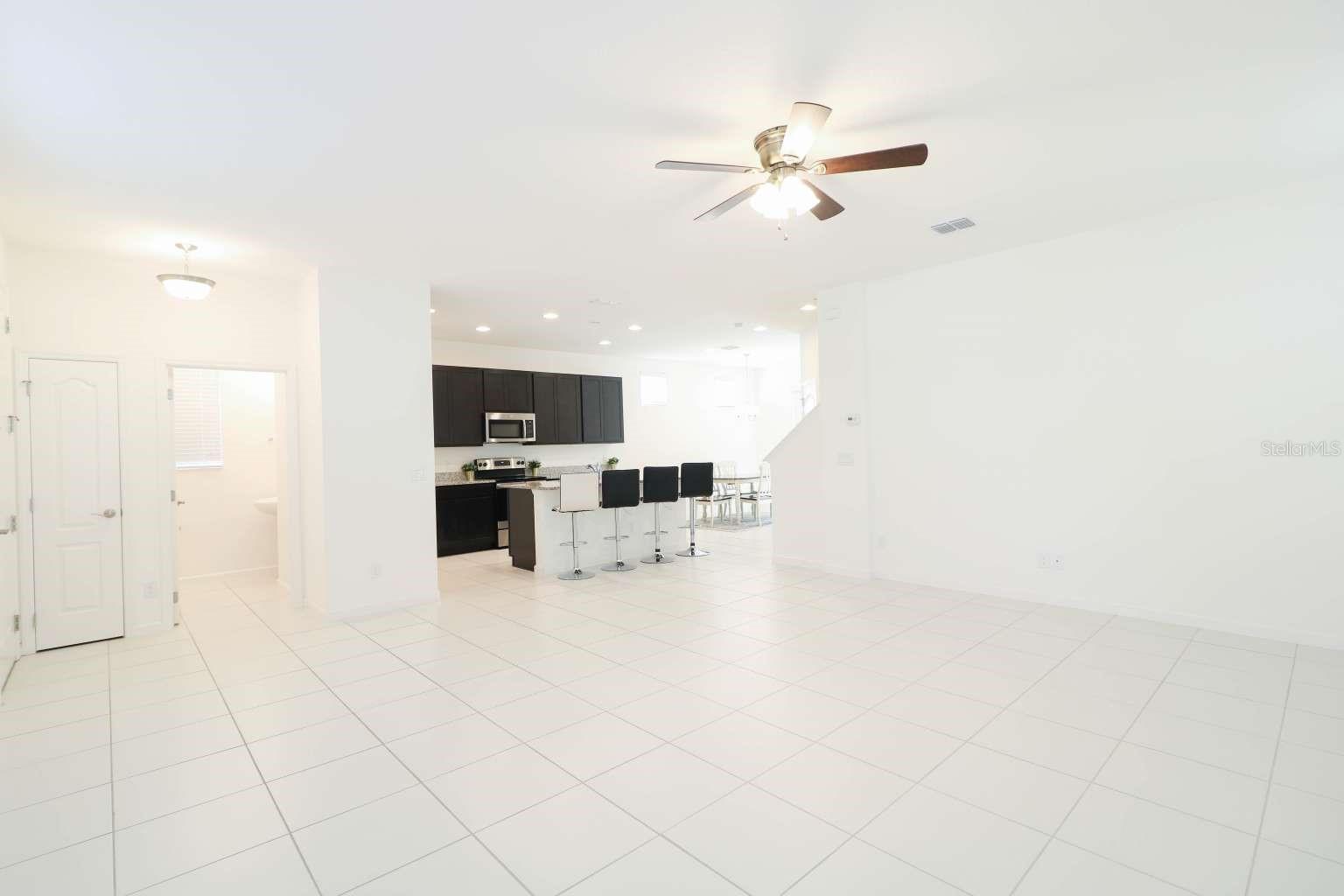 SUMMERLAKE GRVS - Residential