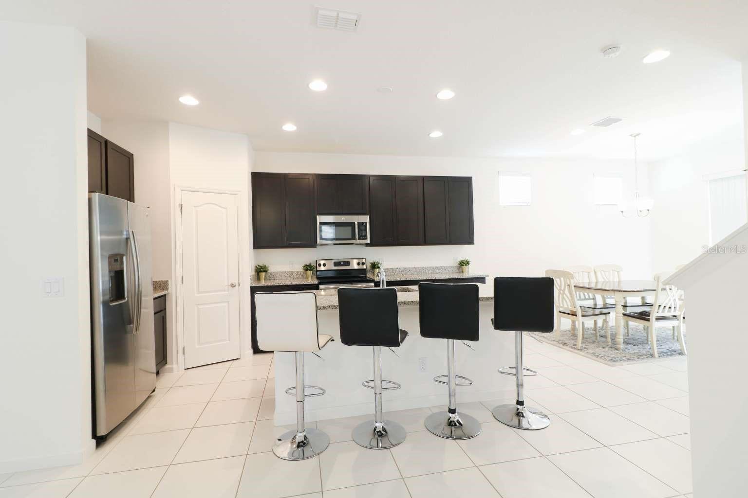 SUMMERLAKE GRVS - Residential