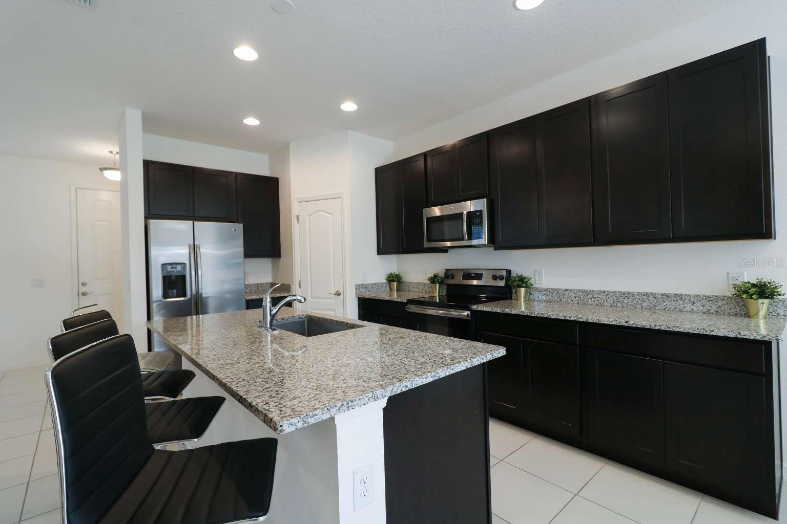 SUMMERLAKE GRVS - Residential