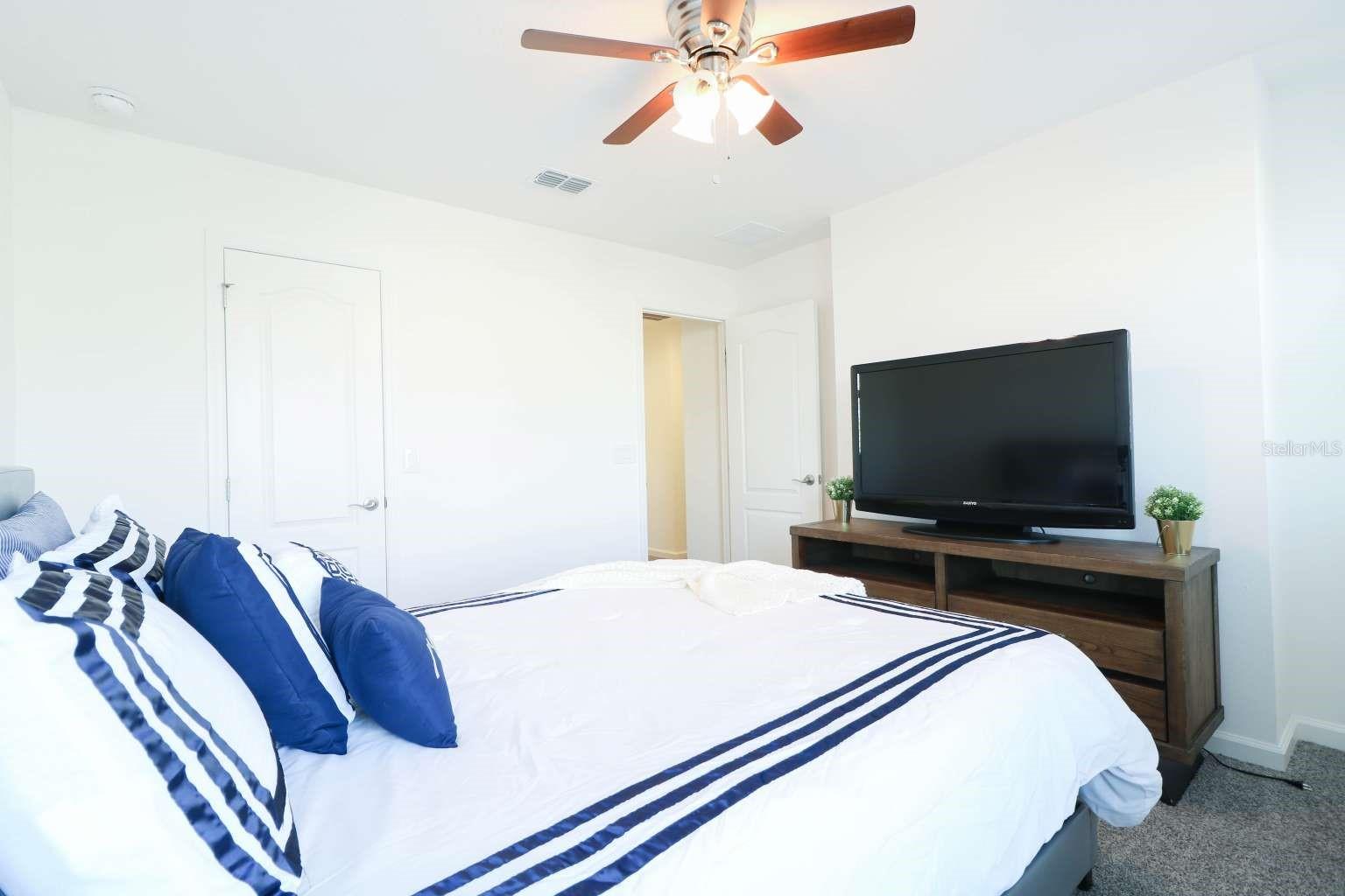 SUMMERLAKE GRVS - Residential