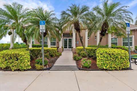 A home in ELLENTON