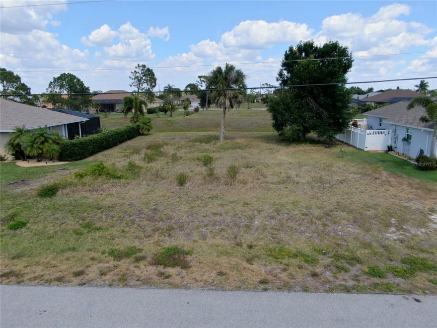 Drastic price reduction, motivated seller! Seller has a second lot for sale that can be purchased for a great deal if bought together.  Great buildable lot in X Flood zone in the highly sought after community of Rotonda West.  Close to golf courses, beaches, shopping, dining, and entertainment.  Local builders provided upon request.  Come build your dream home in sunny Southwest Florida!