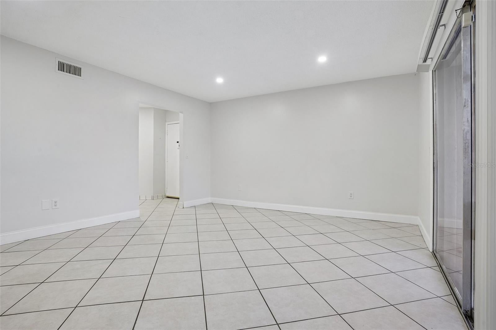 546 ORANGE DRIVE 13