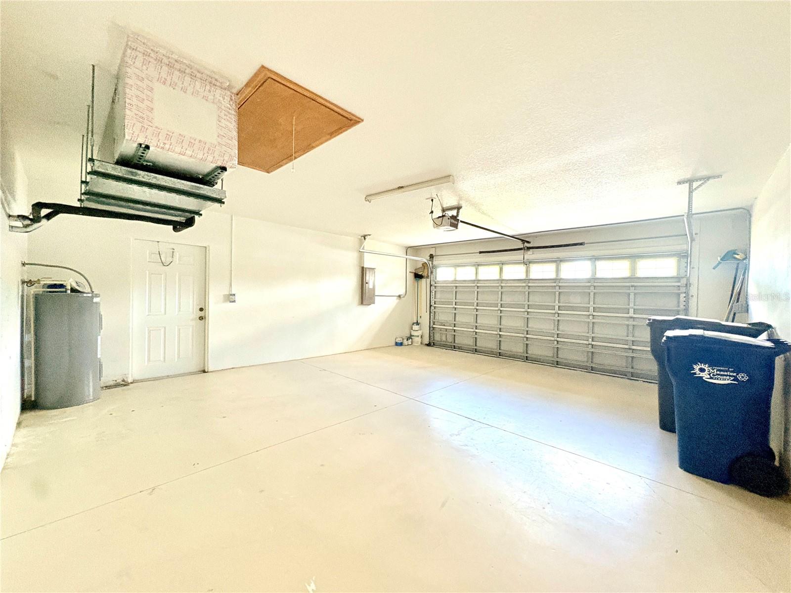 NORTH OAKS ESTATES - Residential Lease