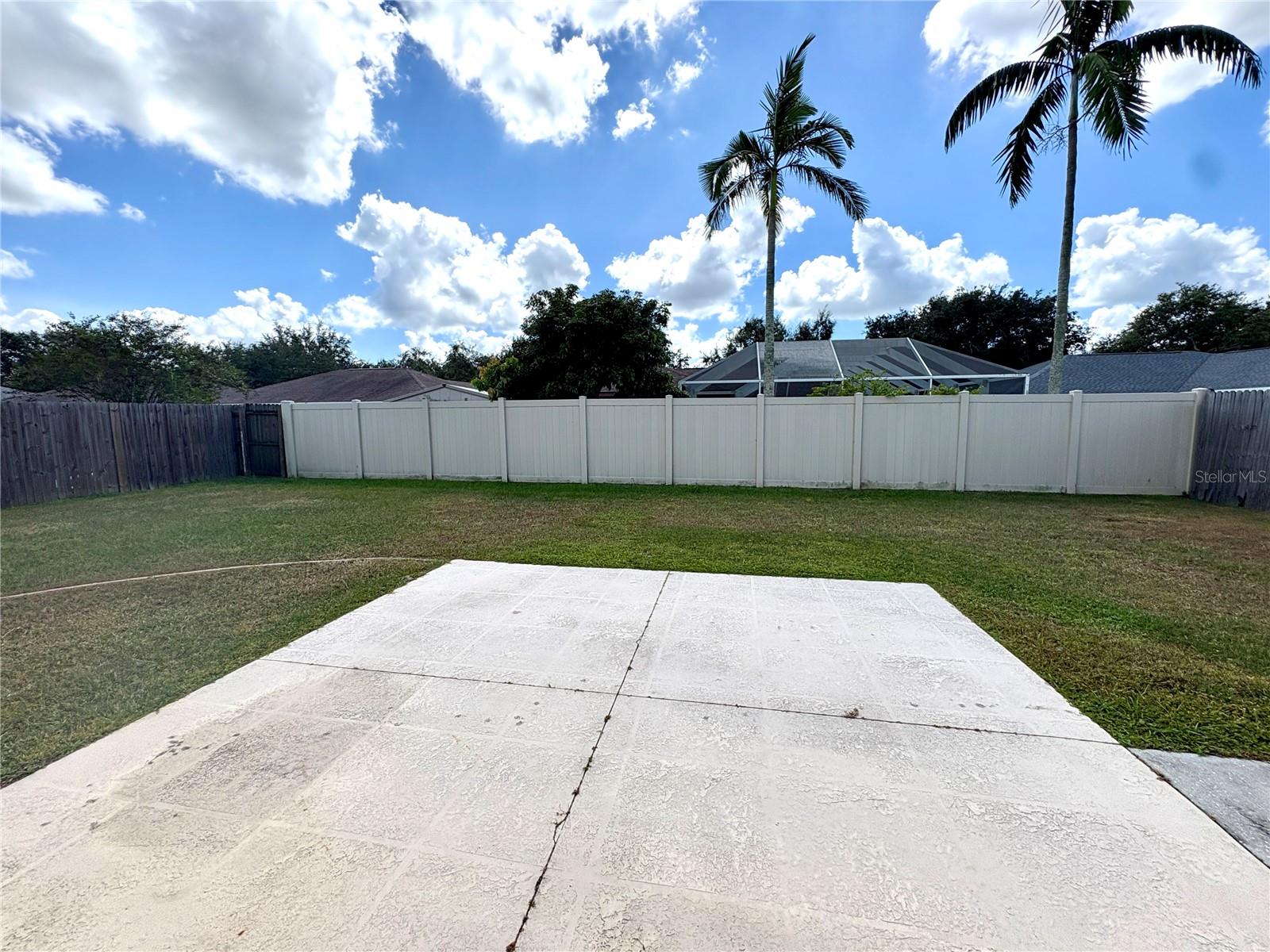 NORTH OAKS ESTATES - Residential Lease