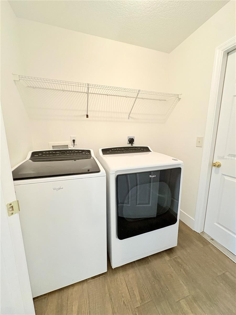 NORTH OAKS ESTATES - Residential Lease