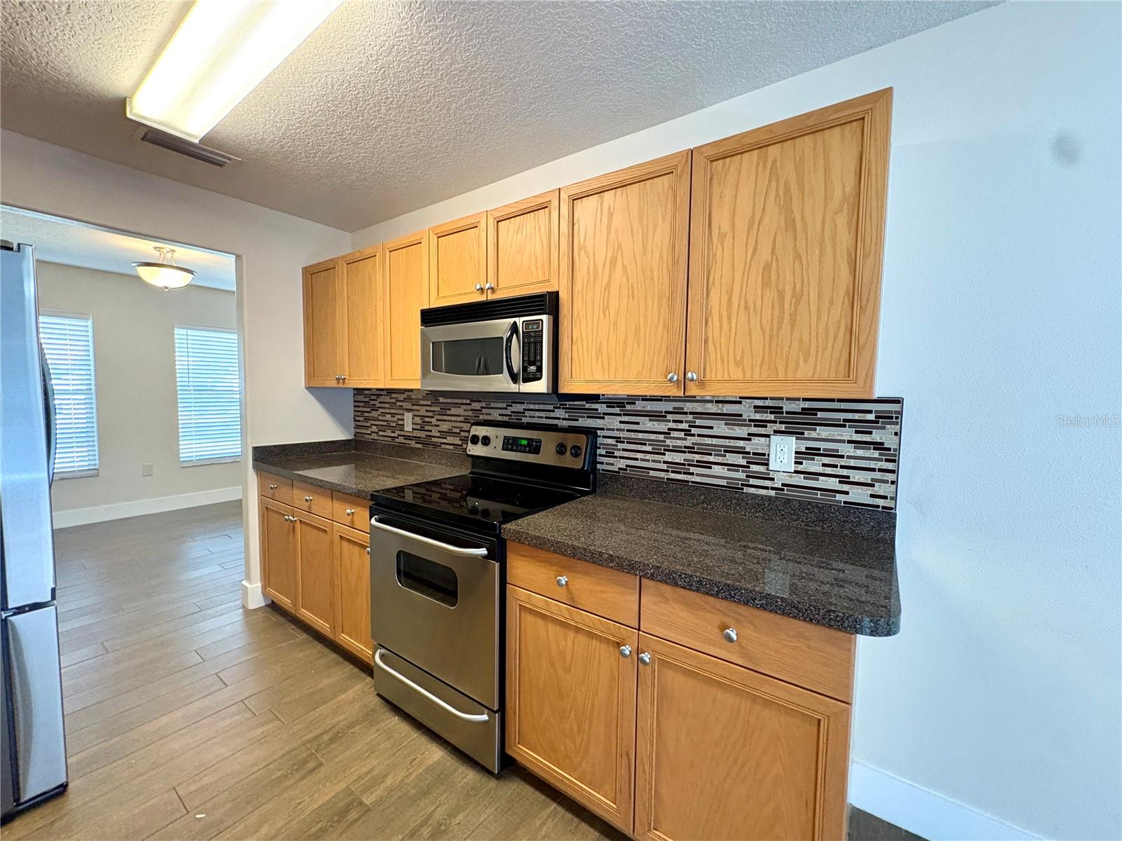 NORTH OAKS ESTATES - Residential Lease