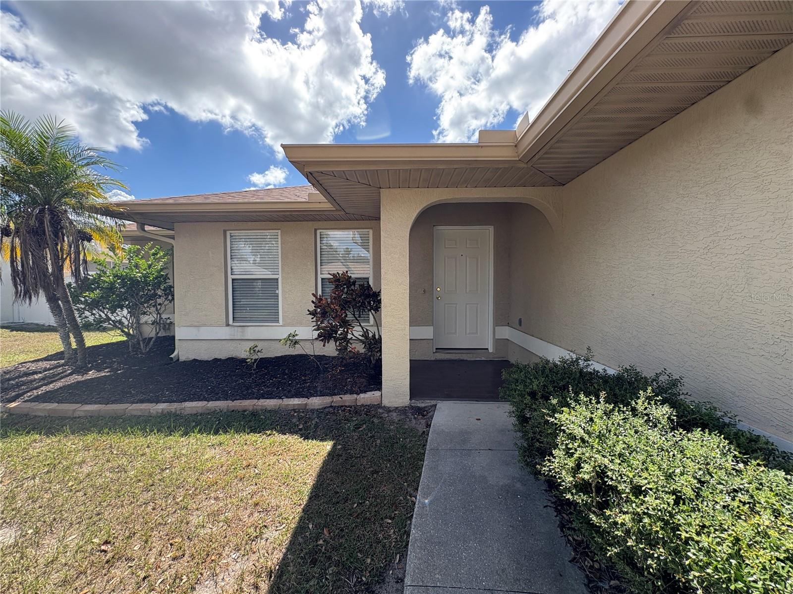 NORTH OAKS ESTATES - Residential Lease