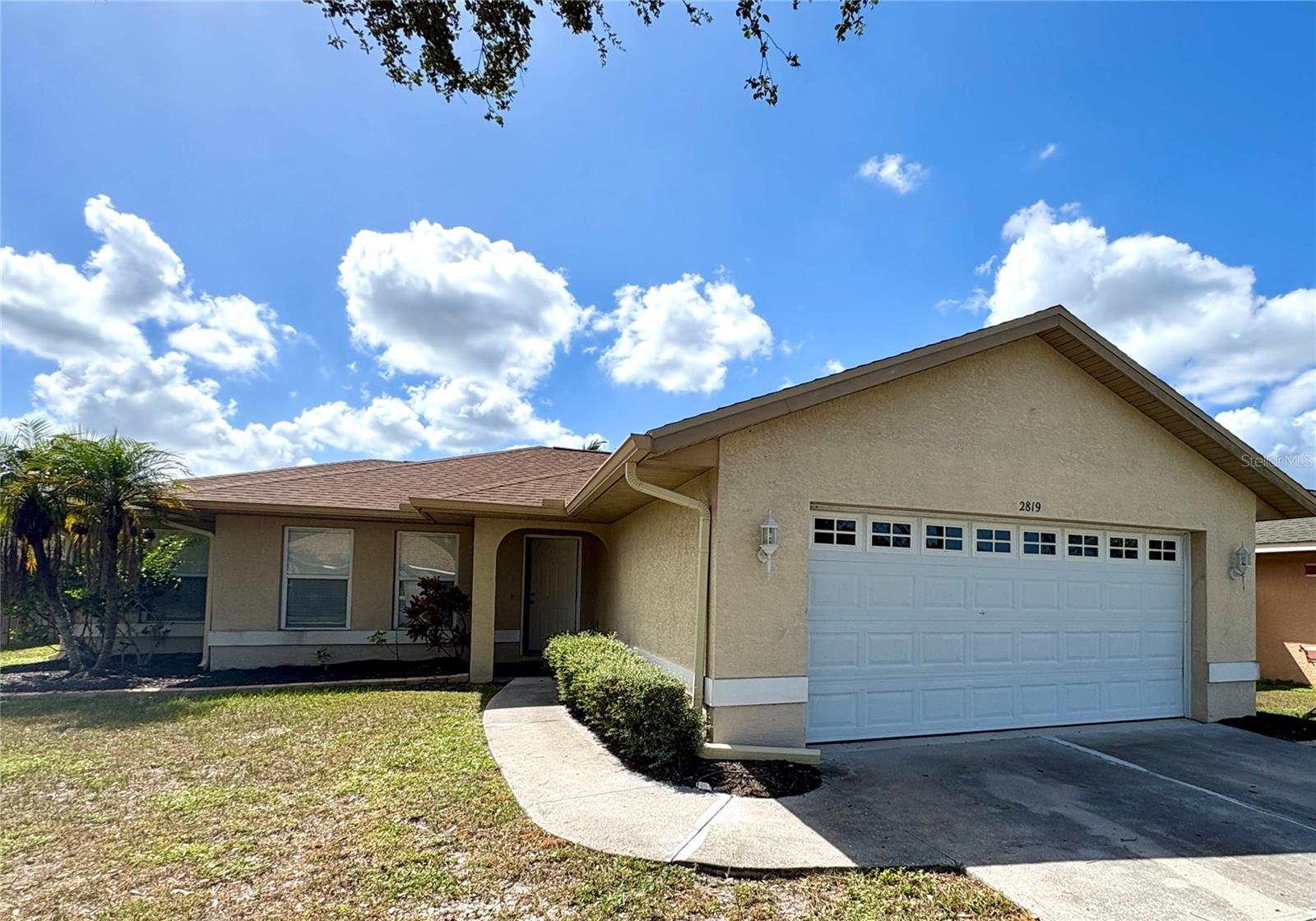 NORTH OAKS ESTATES - Residential Lease