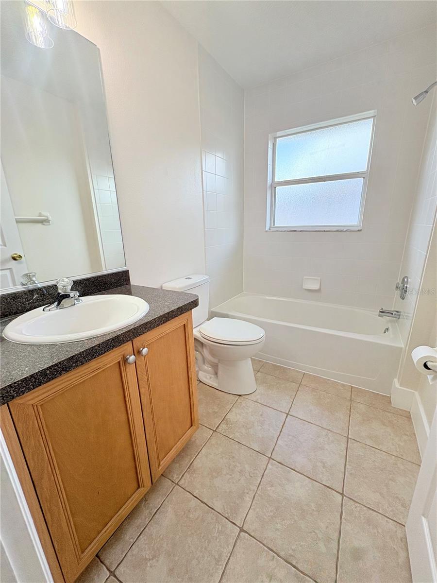 NORTH OAKS ESTATES - Residential Lease