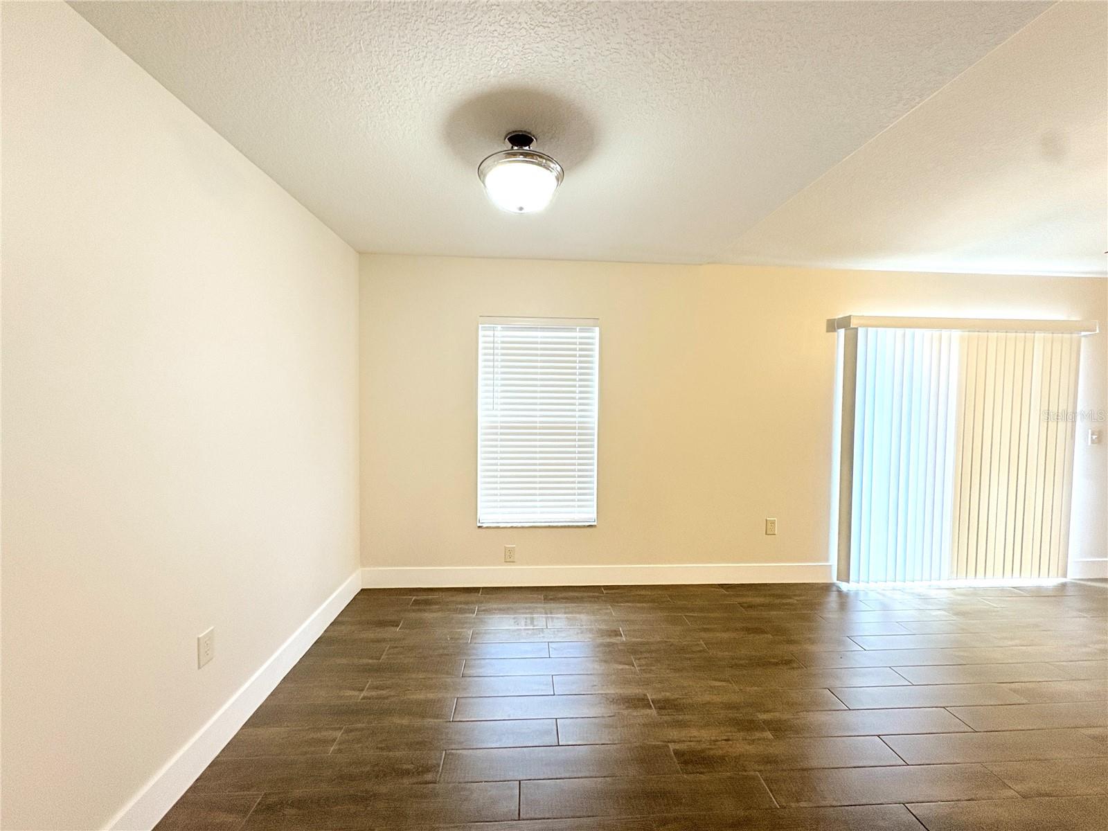 NORTH OAKS ESTATES - Residential Lease