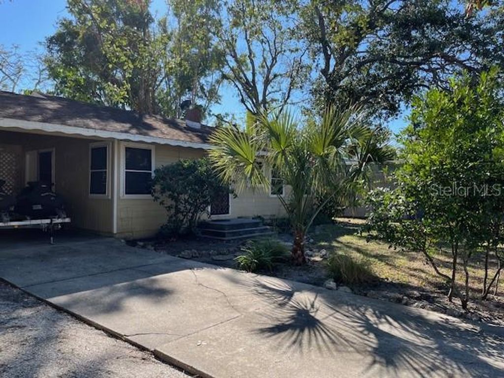 Photo of 1958 Bougainvillea Street, Sarasota, FL 34239 (MLS # A4639110)