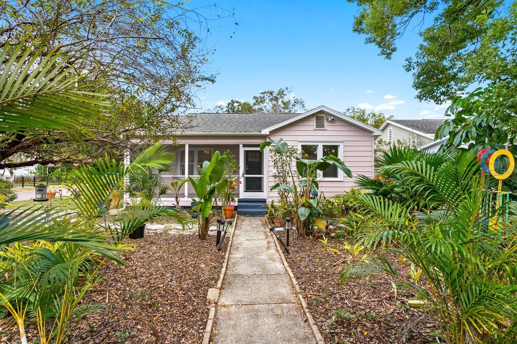 Photo of 1645 15th Street N, St Petersburg, FL 33704 (MLS # TB8460893)