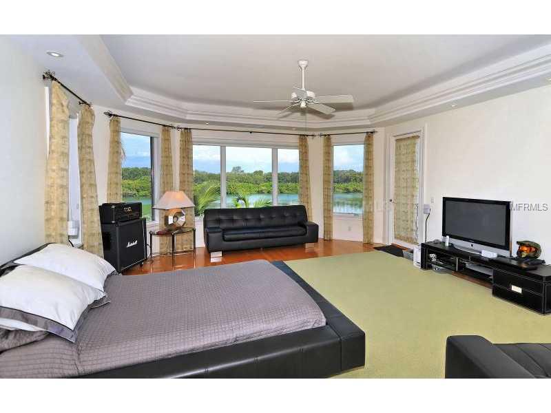 LIGHTHOUSE POINT - Residential