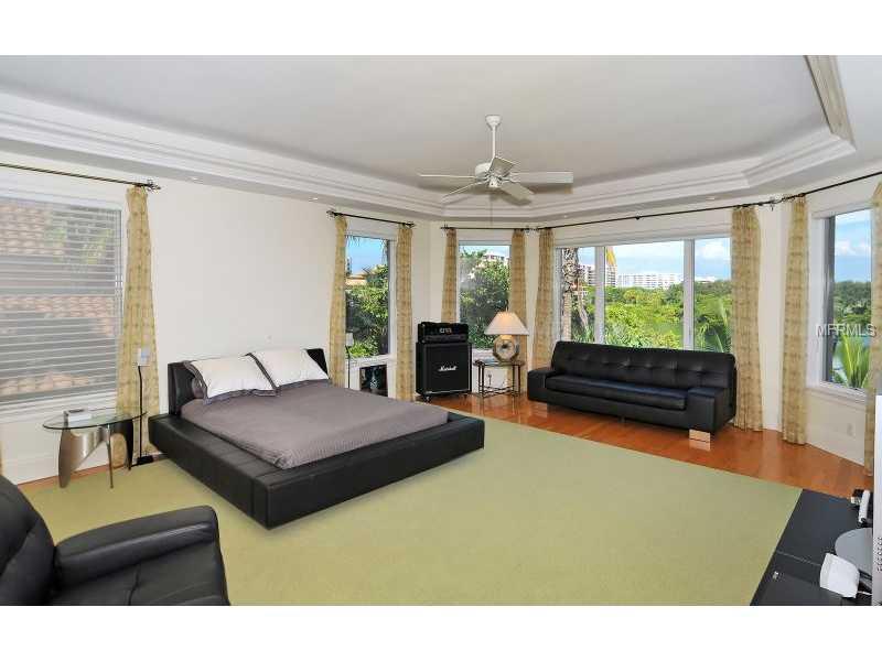 LIGHTHOUSE POINT - Residential