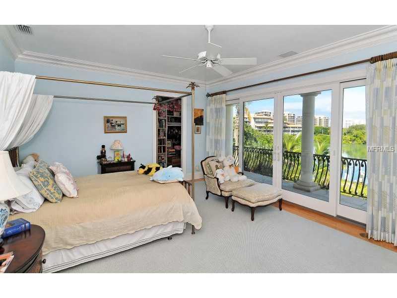 LIGHTHOUSE POINT - Residential