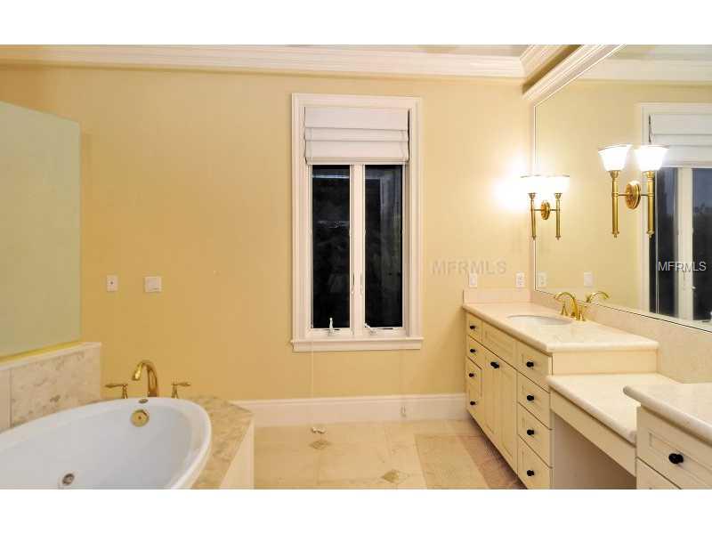 LIGHTHOUSE POINT - Residential