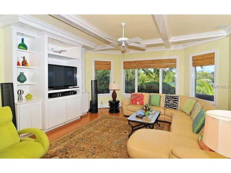 LIGHTHOUSE POINT - Residential