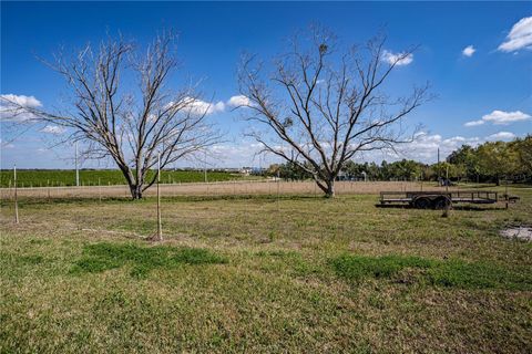 A home in LAKE ALFRED