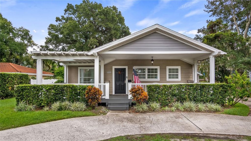 Photo of 208 Brewer Avenue, Winter Park, FL 32789 (MLS # O6330008)