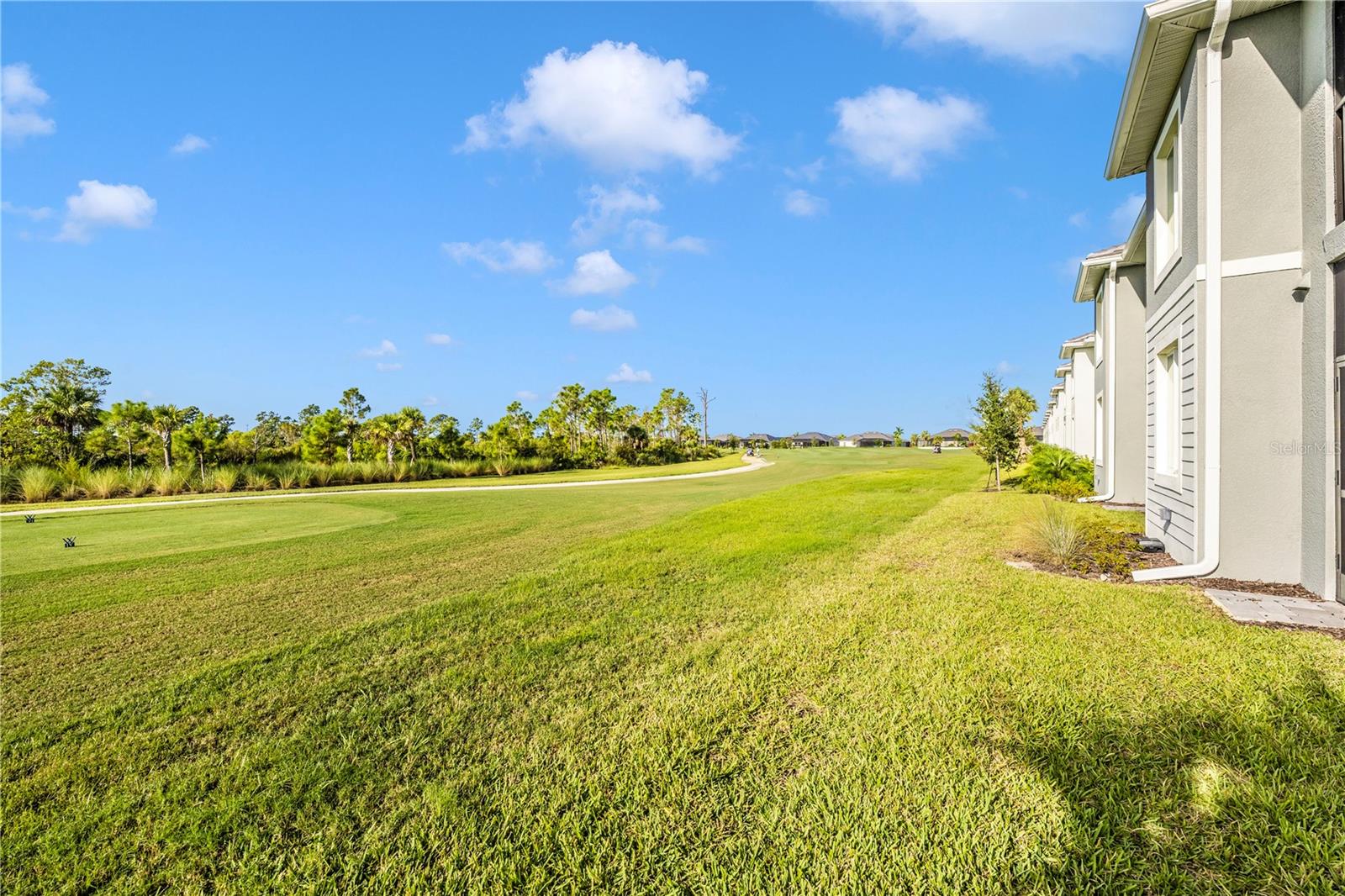 WELLEN PARK GOLF & COUNTRY CLUB - Residential Lease