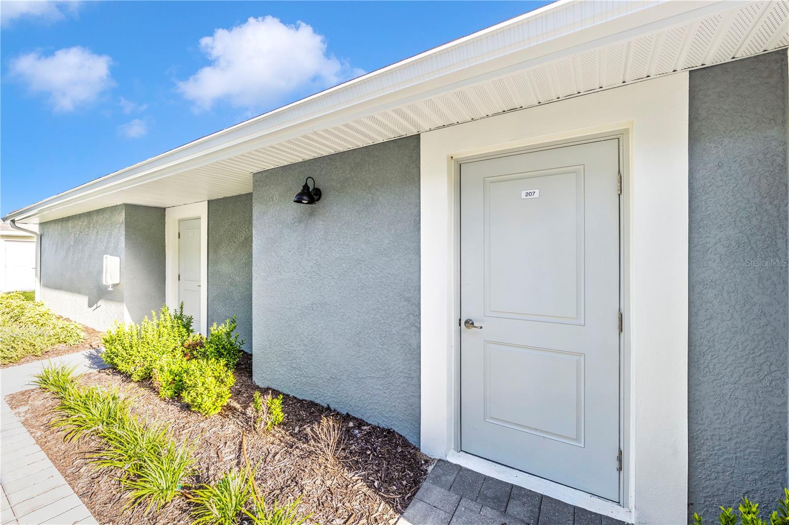 WELLEN PARK GOLF & COUNTRY CLUB - Residential Lease