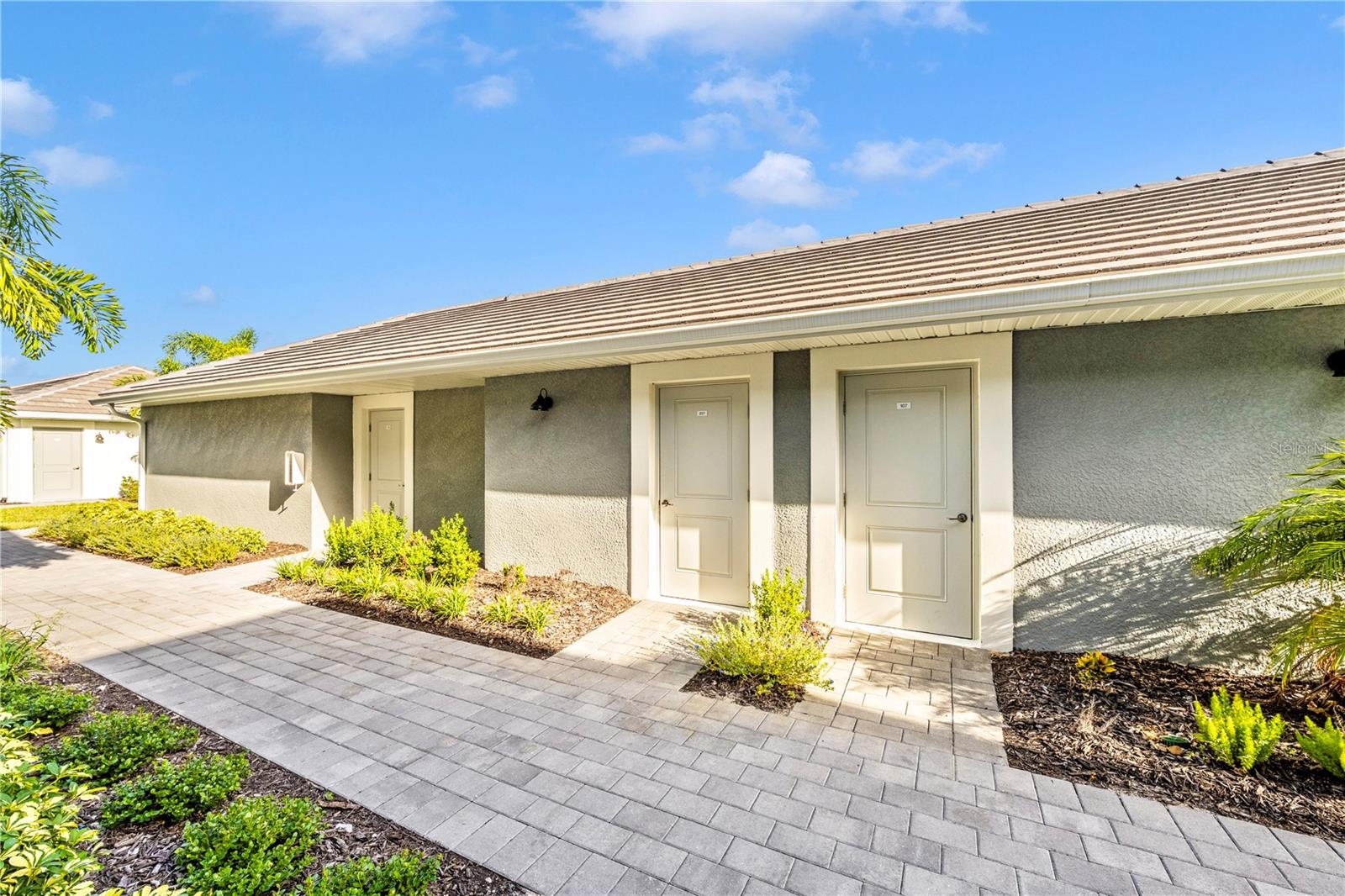 WELLEN PARK GOLF & COUNTRY CLUB - Residential Lease
