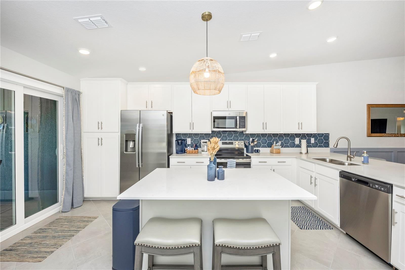 WELLEN PARK GOLF & COUNTRY CLUB - Residential Lease