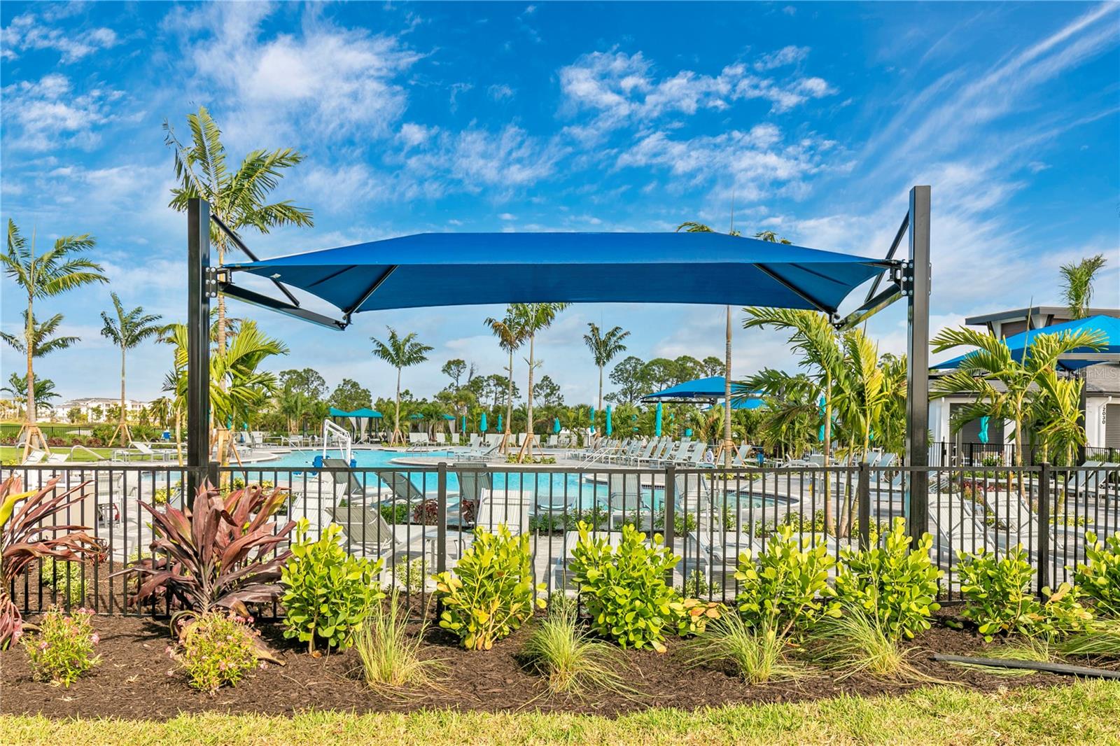 WELLEN PARK GOLF & COUNTRY CLUB - Residential Lease