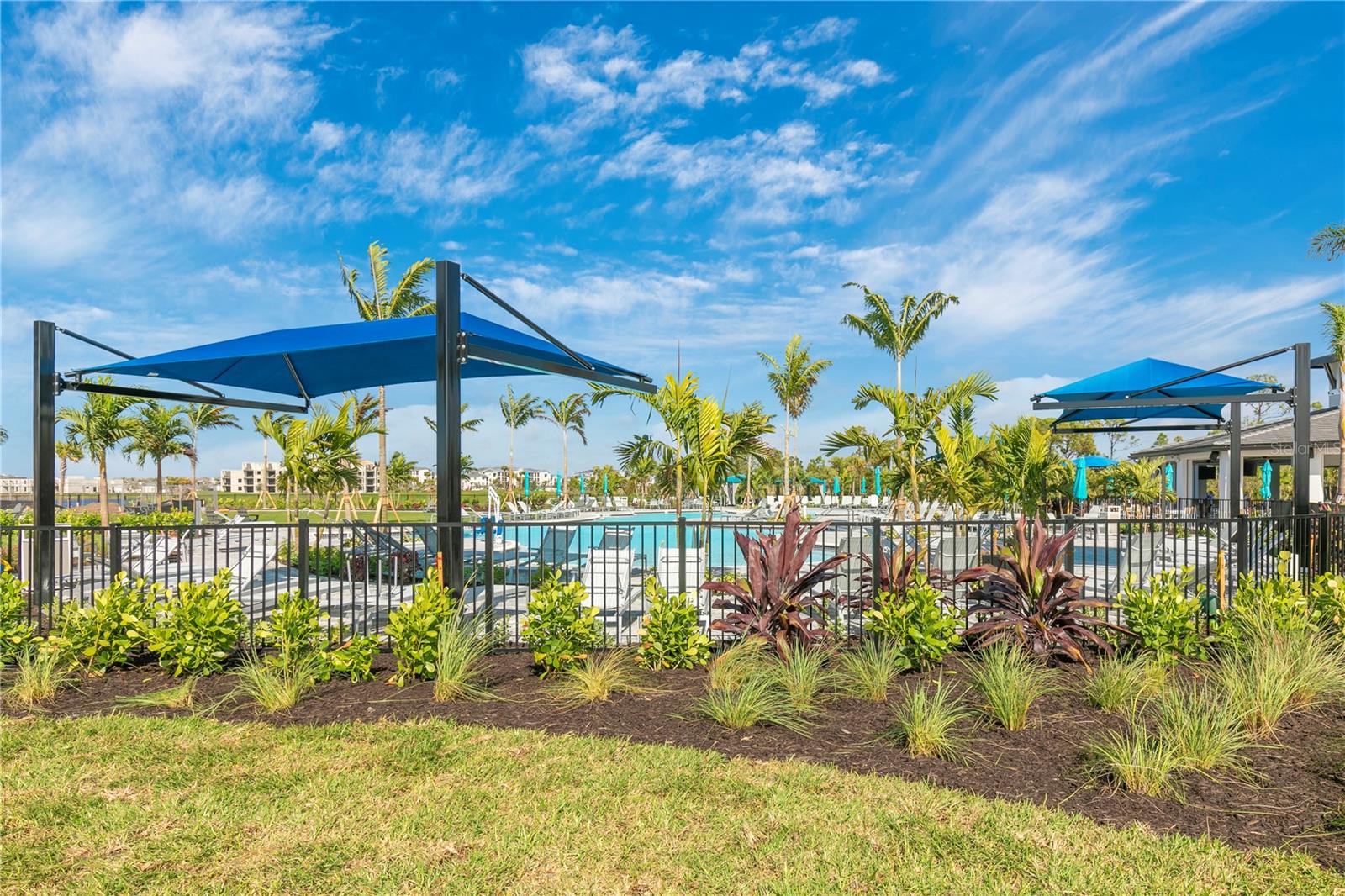 WELLEN PARK GOLF & COUNTRY CLUB - Residential Lease