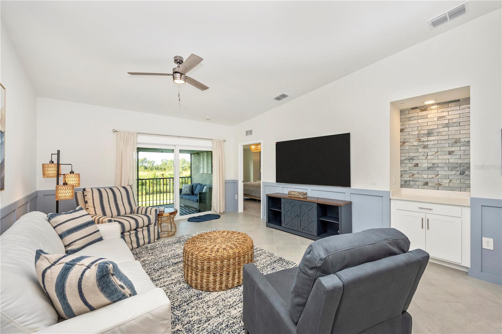 WELLEN PARK GOLF & COUNTRY CLUB - Residential Lease