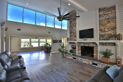 Tiny photo for 10893 SE 141 Avenue Road, Ocklawaha, FL 32179 (MLS # OM703382)