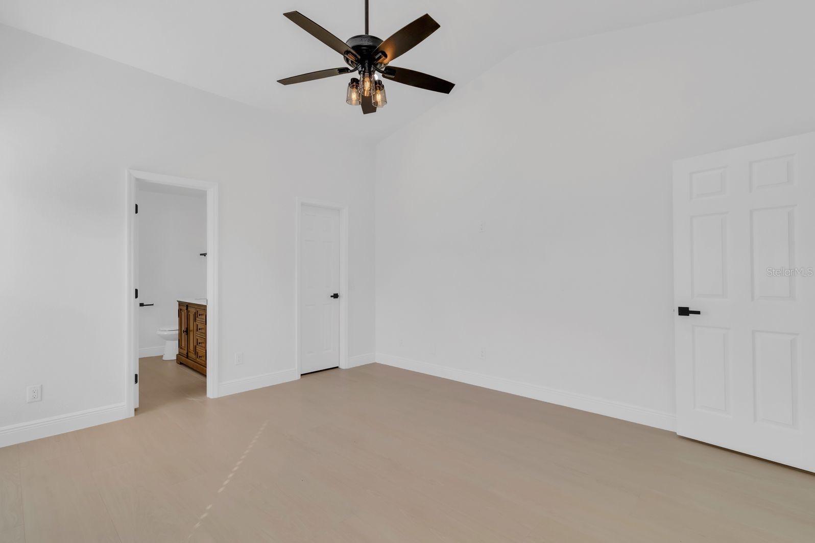 MILL RUN UNIT 6 - Residential Lease