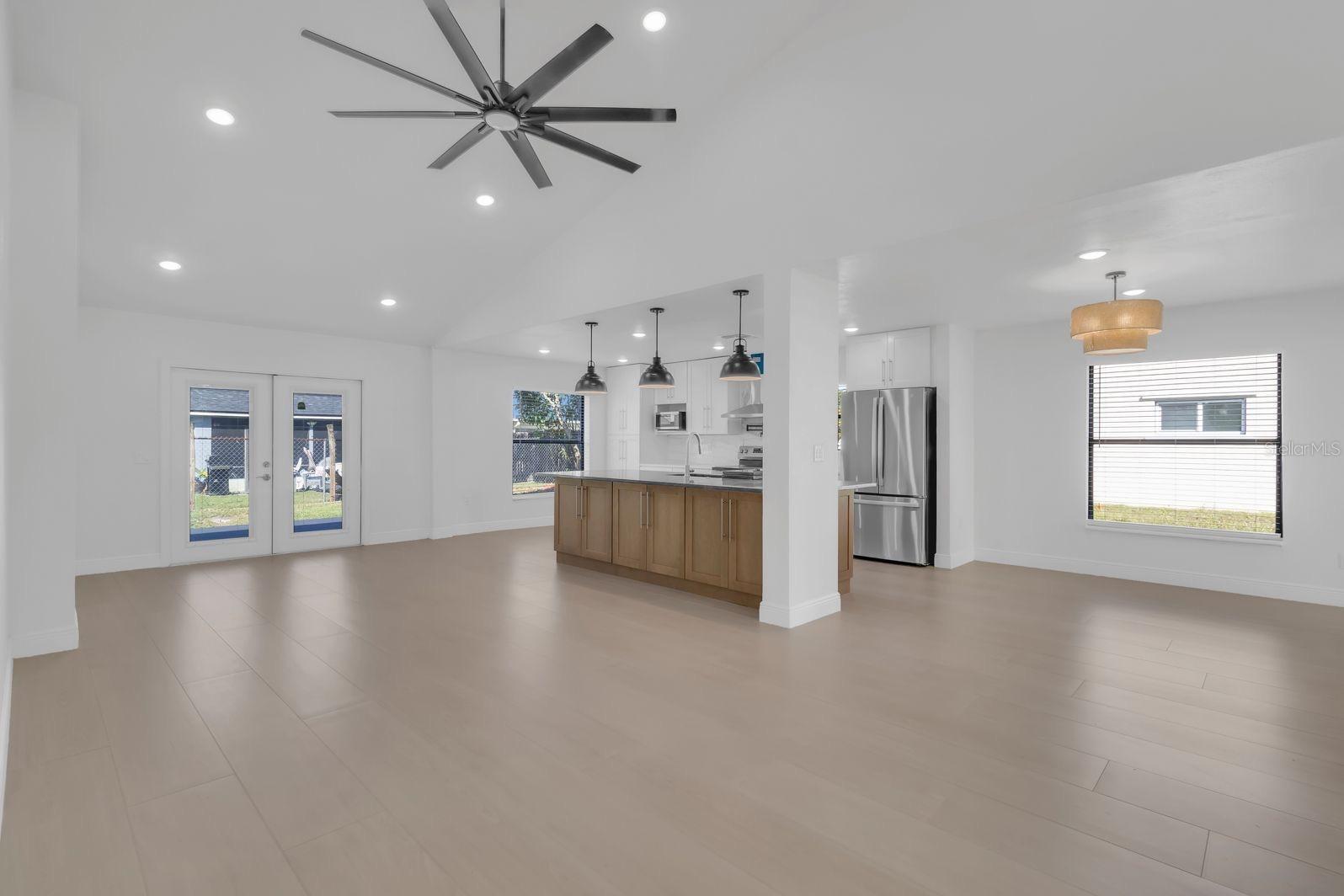 MILL RUN UNIT 6 - Residential Lease