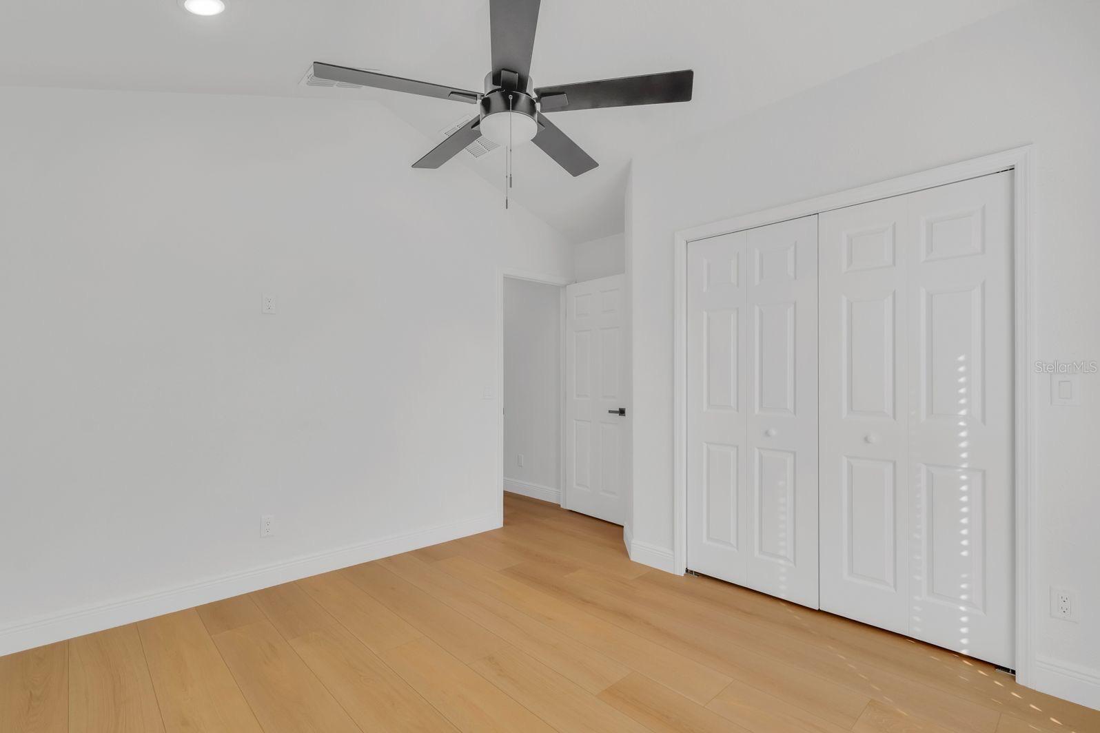 MILL RUN UNIT 6 - Residential Lease