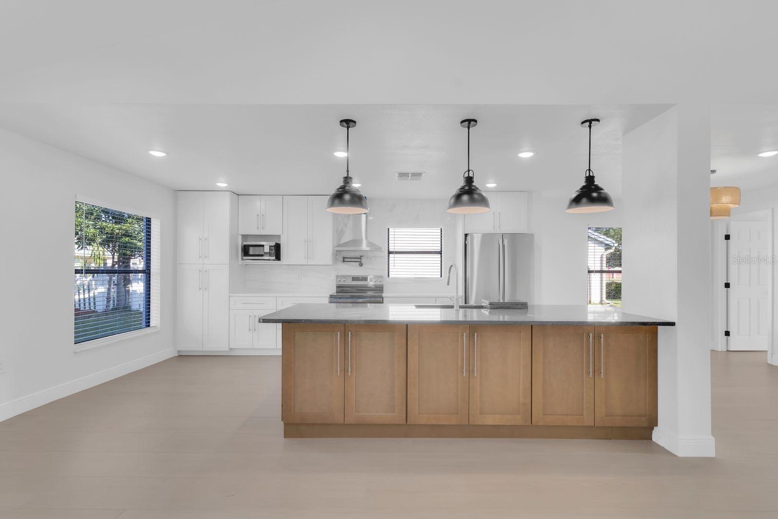 MILL RUN UNIT 6 - Residential Lease