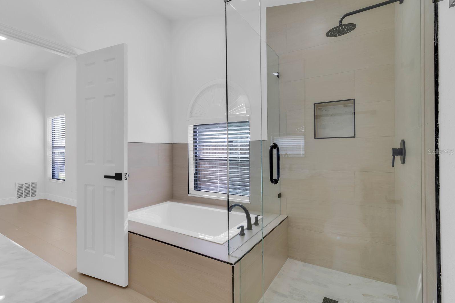 MILL RUN UNIT 6 - Residential Lease