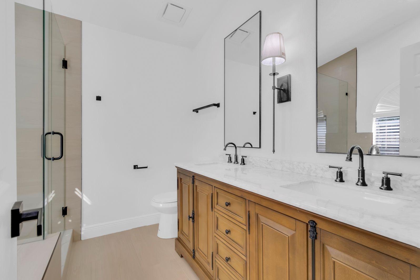 MILL RUN UNIT 6 - Residential Lease