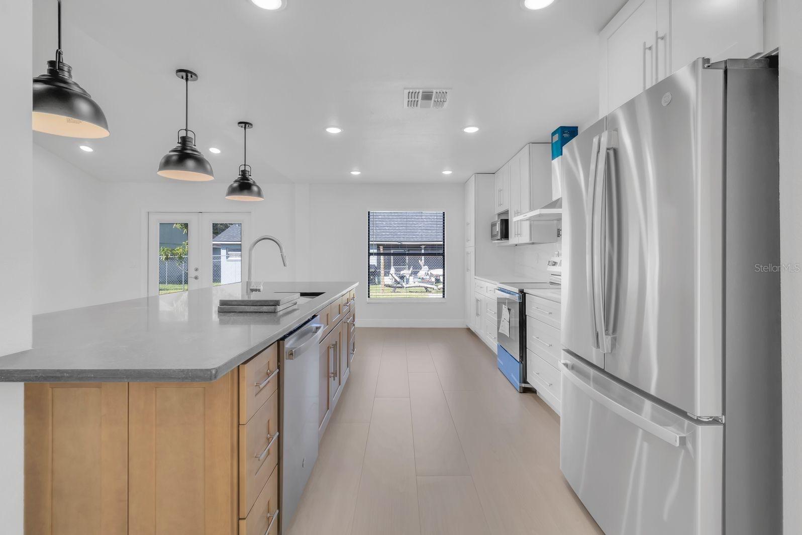 MILL RUN UNIT 6 - Residential Lease